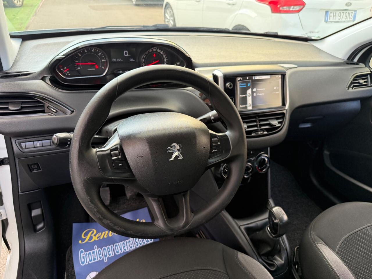 Peugeot 208 1.2benzina 5 porte - 2013