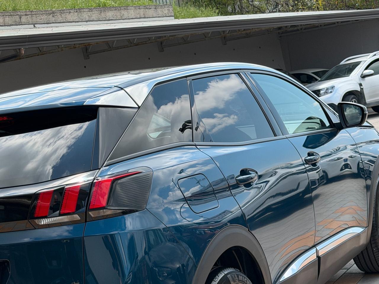 Peugeot 3008 1.5 BLUEHDI 130 cv. ALLURE PACK (Nav)