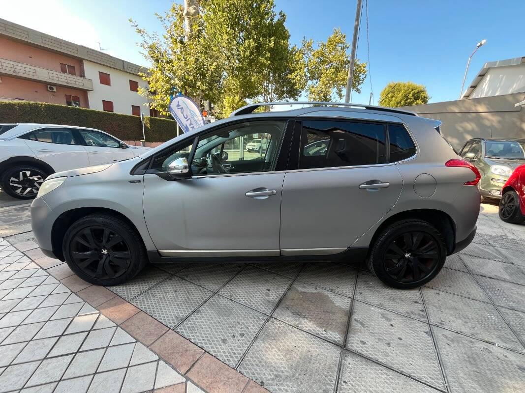 Peugeot 2008 1.6 bluehdi Black Matt 100cv