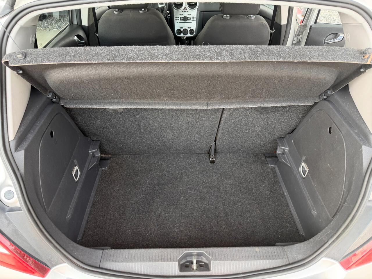 Opel Corsa 1.2 5 porte Cosmo
