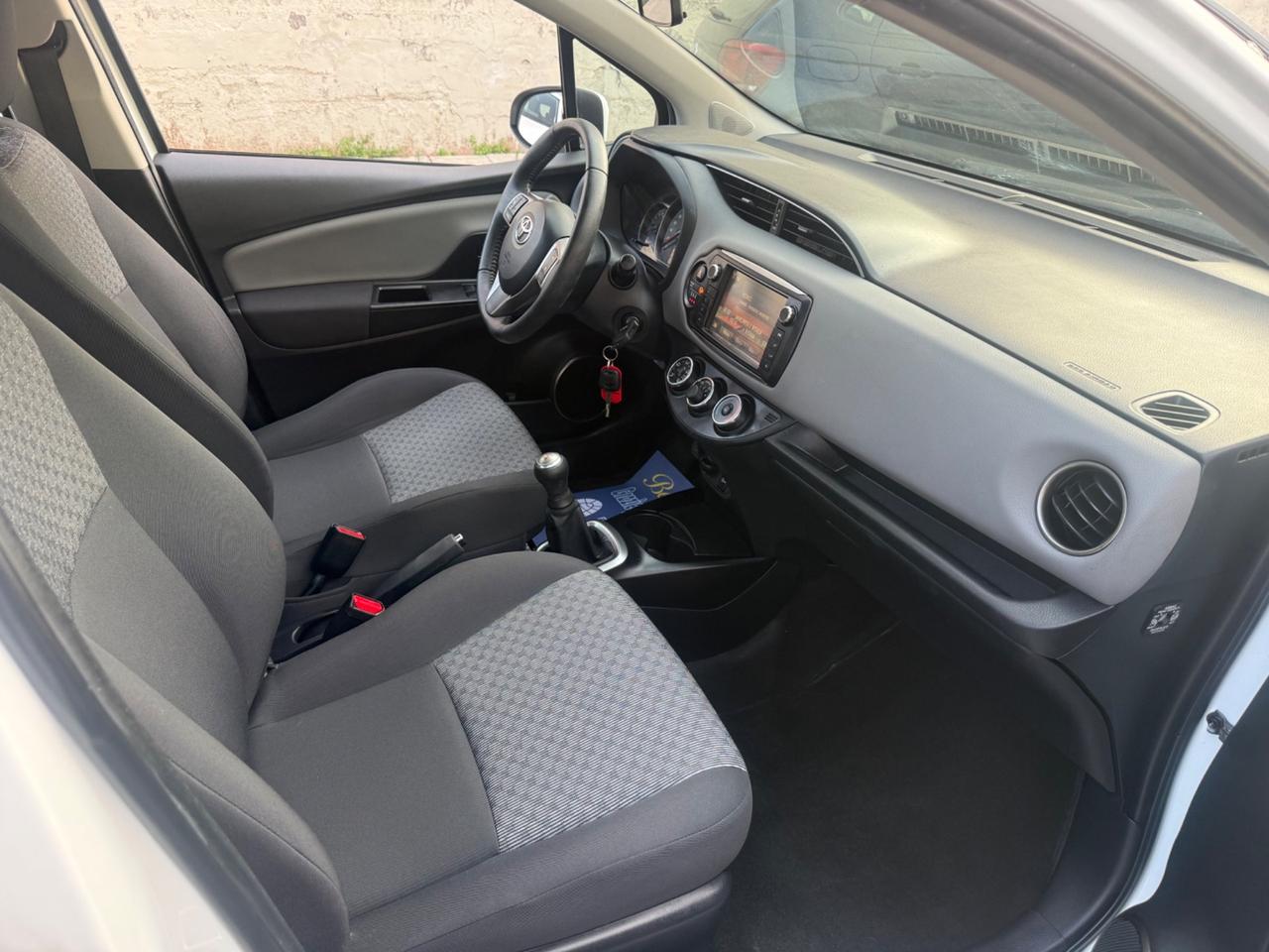 Toyota Yaris 1.0benzina 5 porte km57.000 - 2015