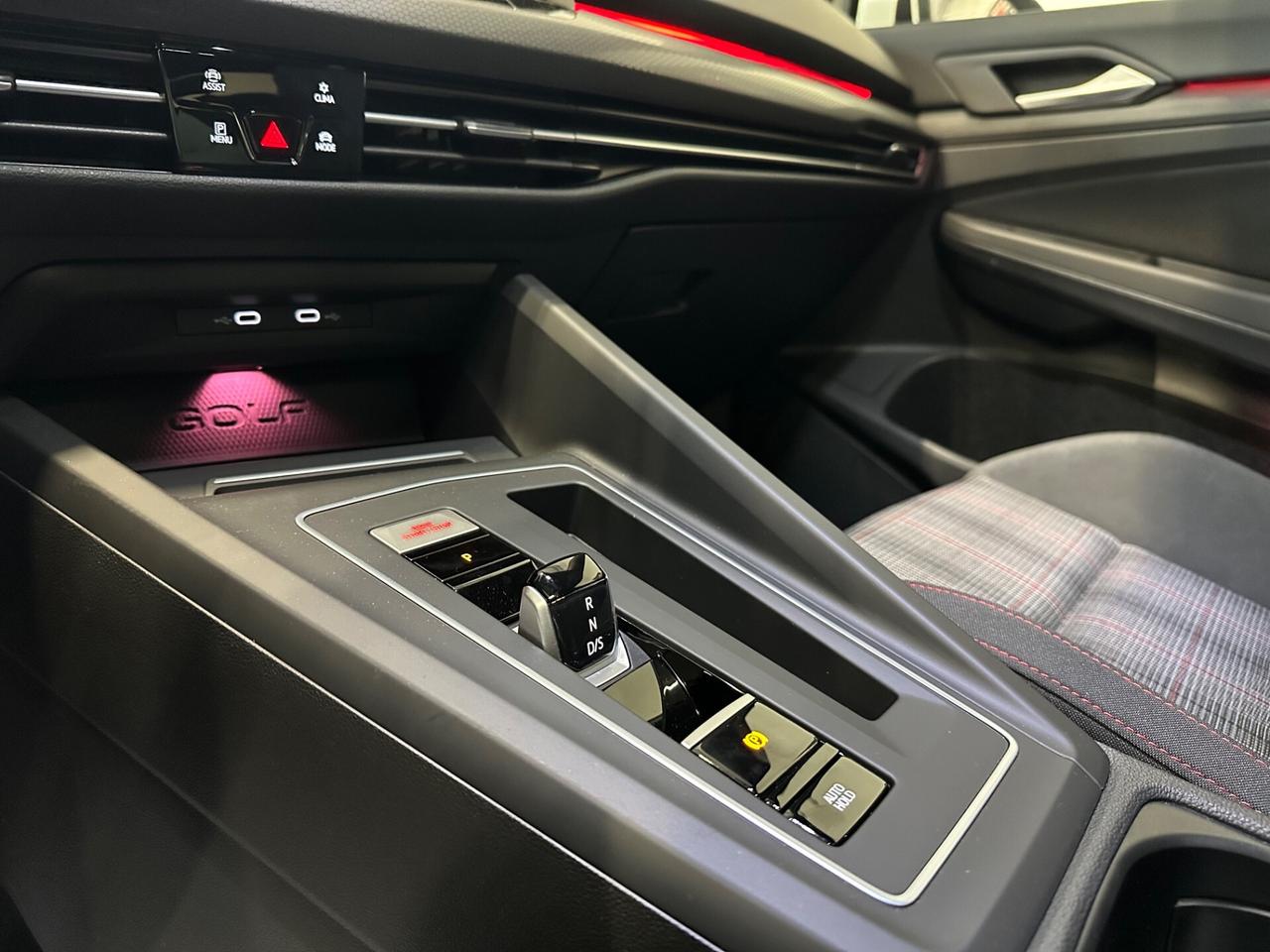 Volkswagen Golf GTI Golf 2.0 TSI GTI DSG PERFORMANCE