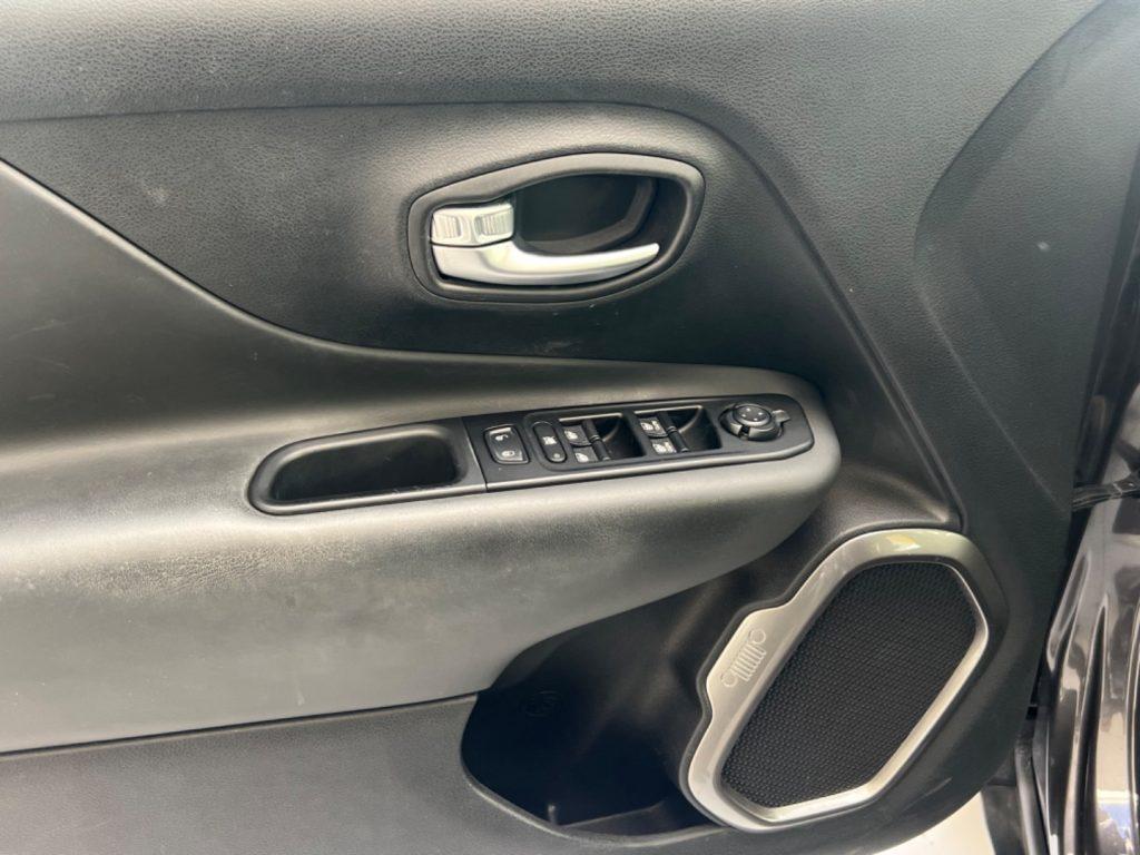 Jeep Renegade 1.6 Mjt DDCT 120 CV Limited tua da €219,00 mensili
