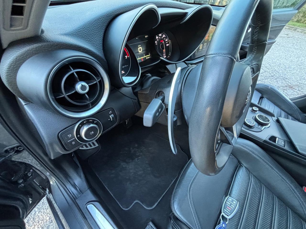 Alfa Romeo Giulia VELOCE