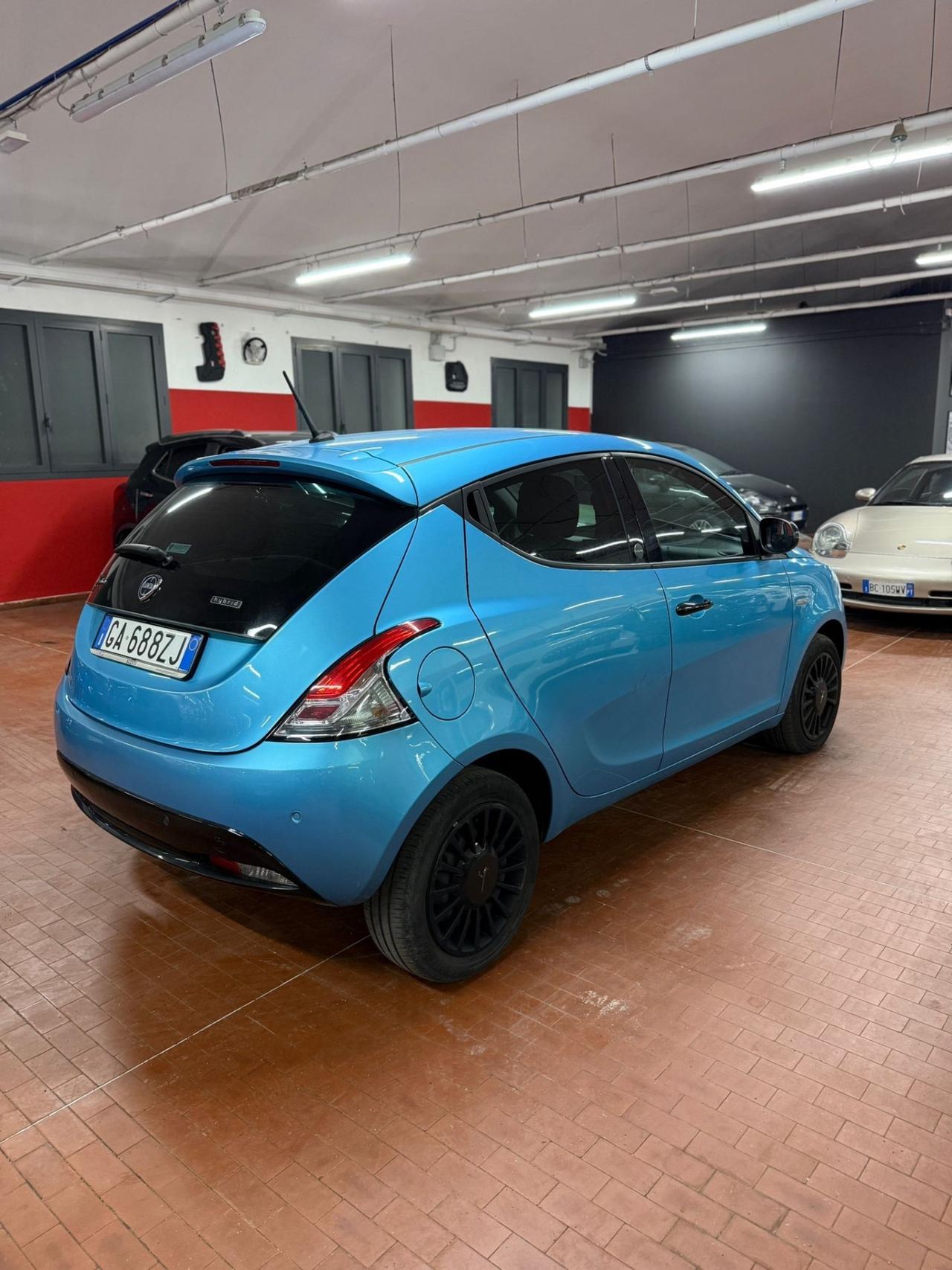 Lancia Ypsilon 1.0 FireFly 5 porte S&S Hybrid Ecochic Gold