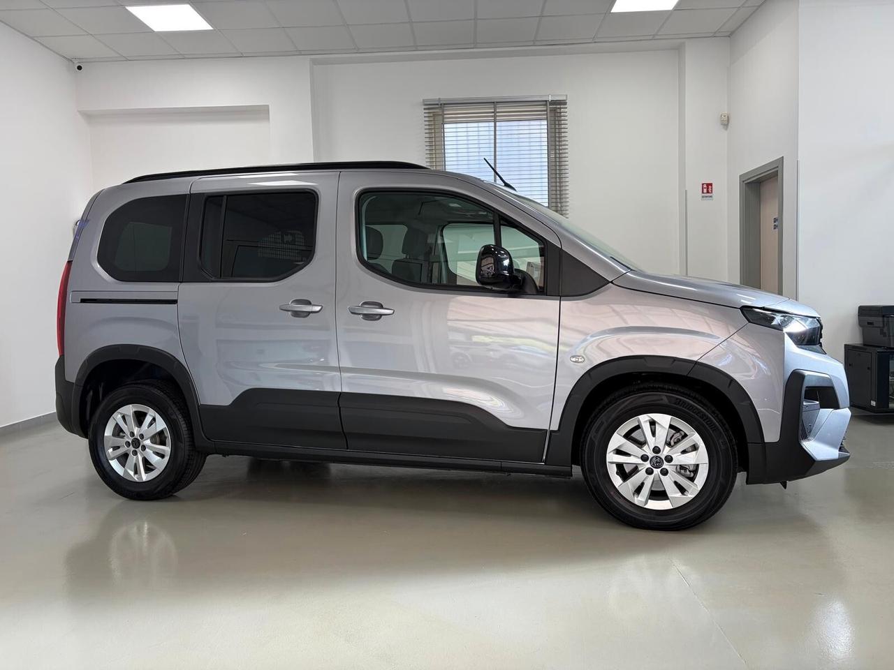 Peugeot Rifter 1.5 bluehdi Allure 100CV AUTOCARRO 5POSTI