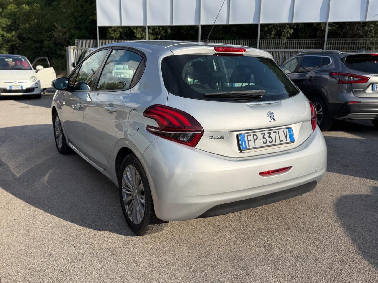 Peugeot 208 PureTech 82 5 porte Allure