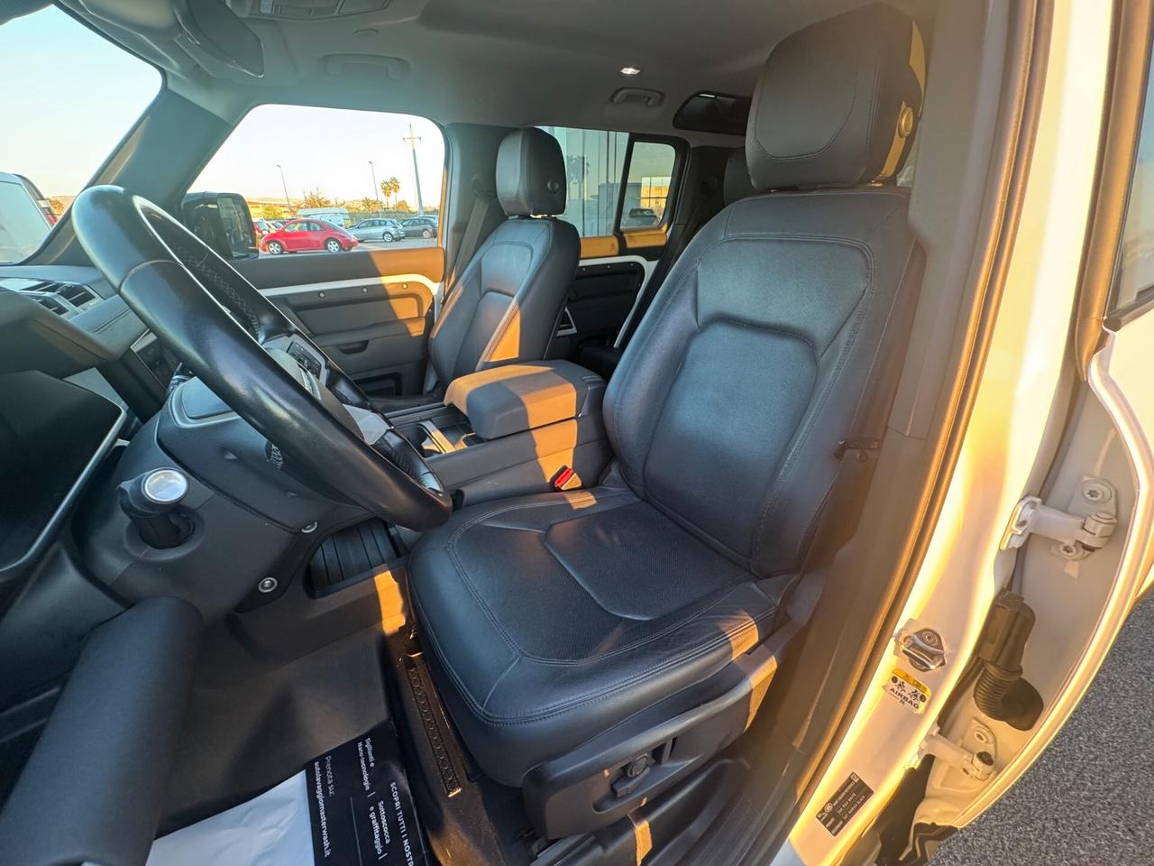 Land Rover Defender 110 3.0D I6 200 CV AWD Auto X-Dynamic SE