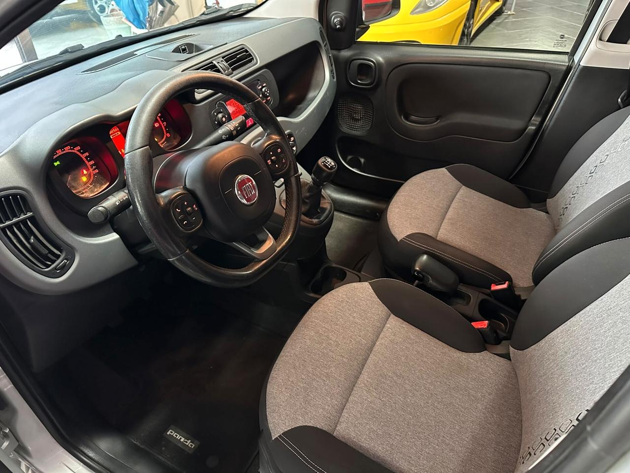 FIAT PANDA 1.2 LOUNGE *GANCIO TRAINO-BARRE*