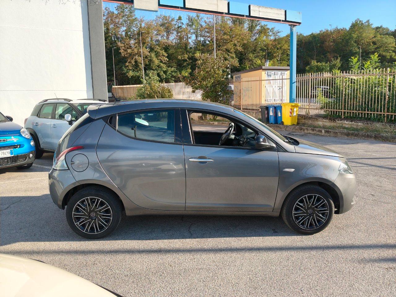 Lancia Ypsilon 1.0 firefly hybrid Gold s&s 70cv 5p.ti