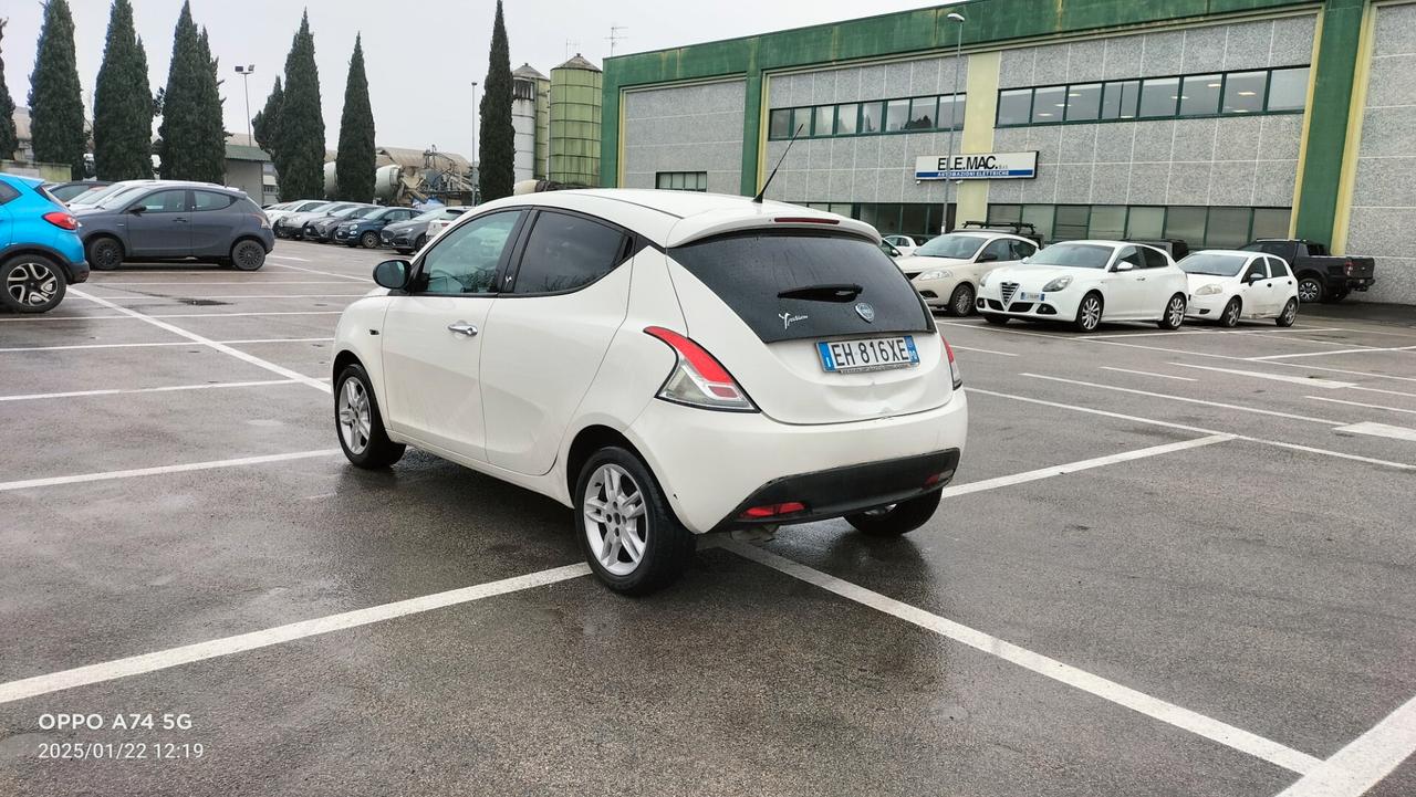 Lancia Ypsilon 1.2 69 CV Platinum