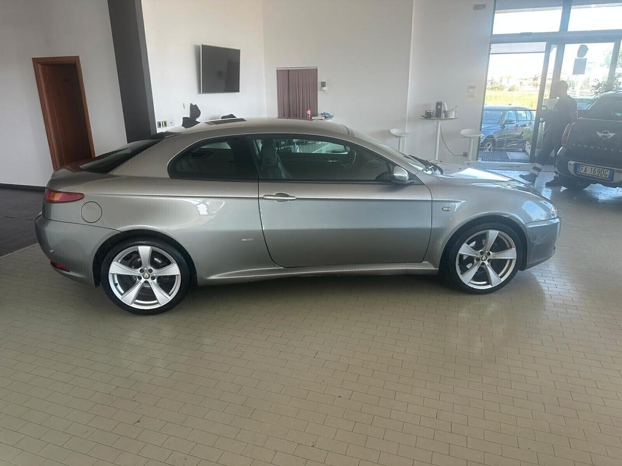 Alfa Romeo GT 1.9 JTDM 16V Distinctive Q2
