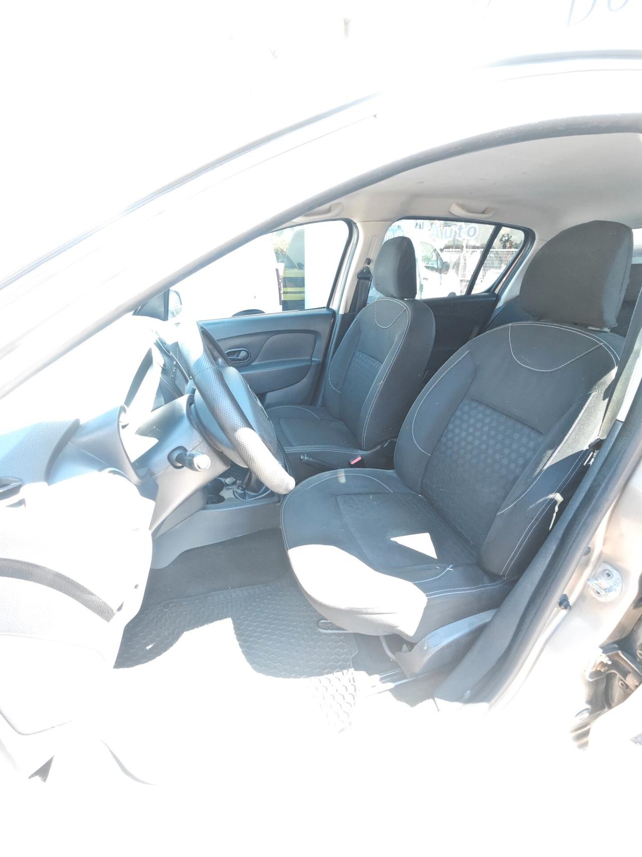 Dacia Sandero 1.2 75CV Lauréate