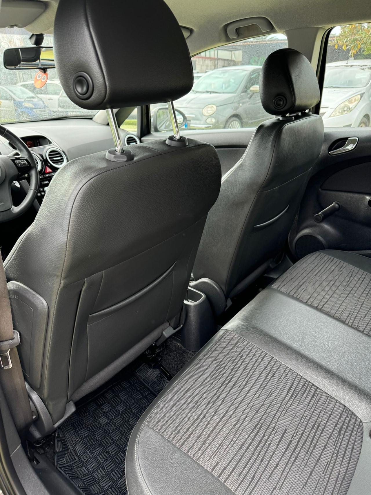 Opel Corsa 1.2 5 porte