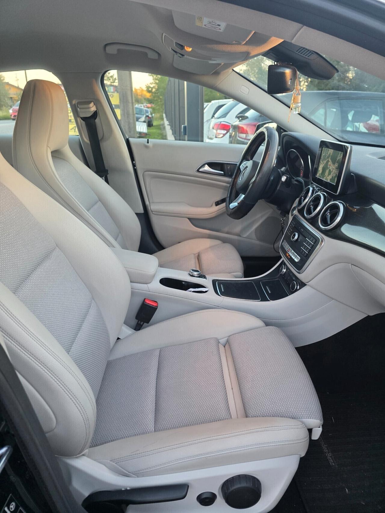 Mercedes-benz CLA 200 d Automatic Premium