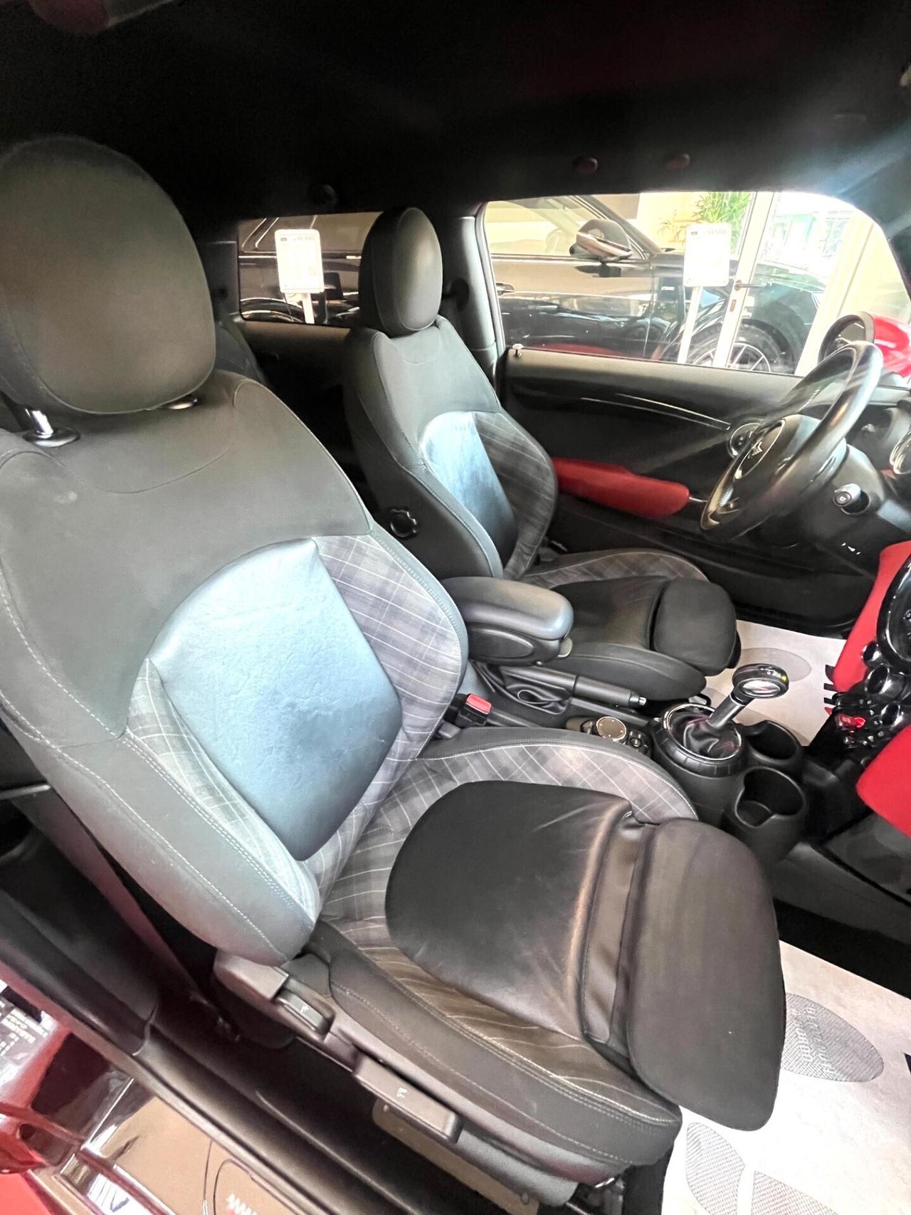 MINI JOHN COOPER WORKS 2.0 231CV Cambio automatico Navigatore Cerchi GARANZIA 12 MESI