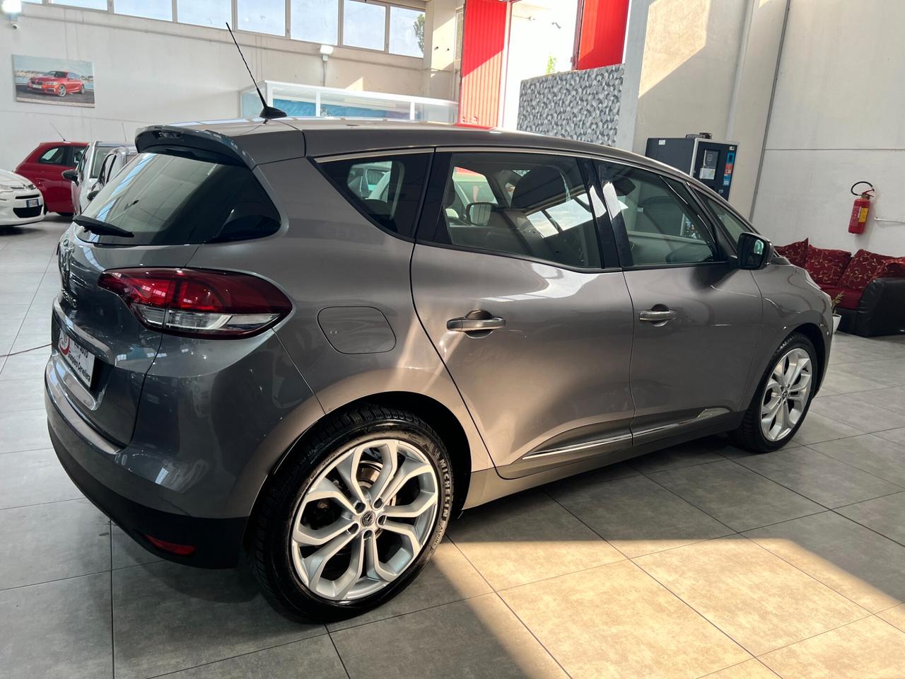 Renault Scenic Blue dCi 1.7 120 CV Initiale Paris 2019