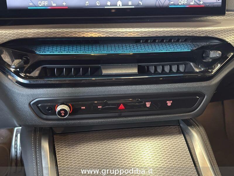 BMW Serie 4 G22 LCI 2024 Coupe 420d Coupe mhev 48V xdrive MSport auto