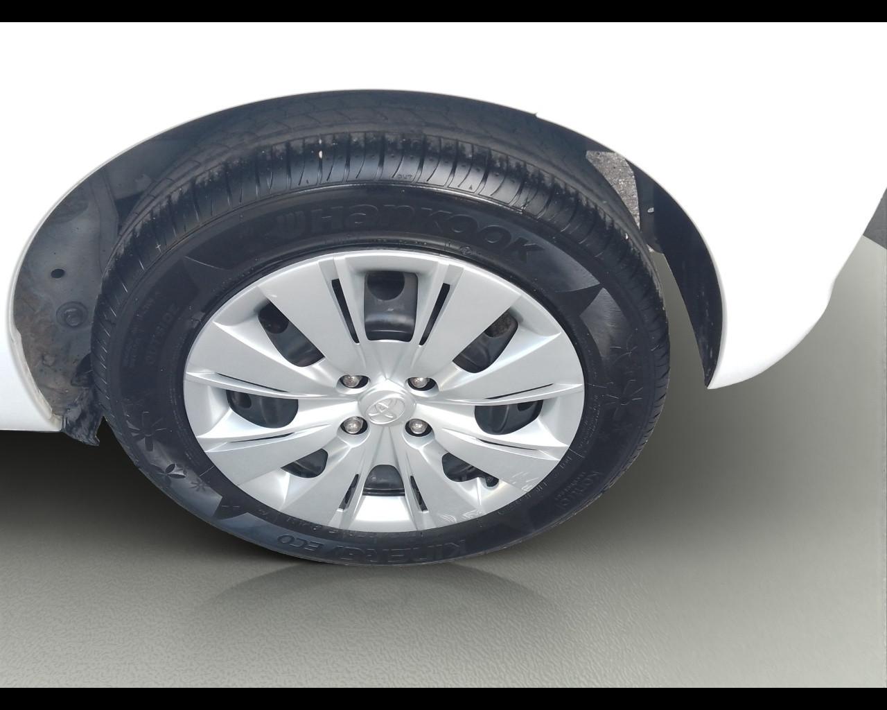 TOYOTA Yaris 3ª serie - Yaris 1.0 3 porte Active