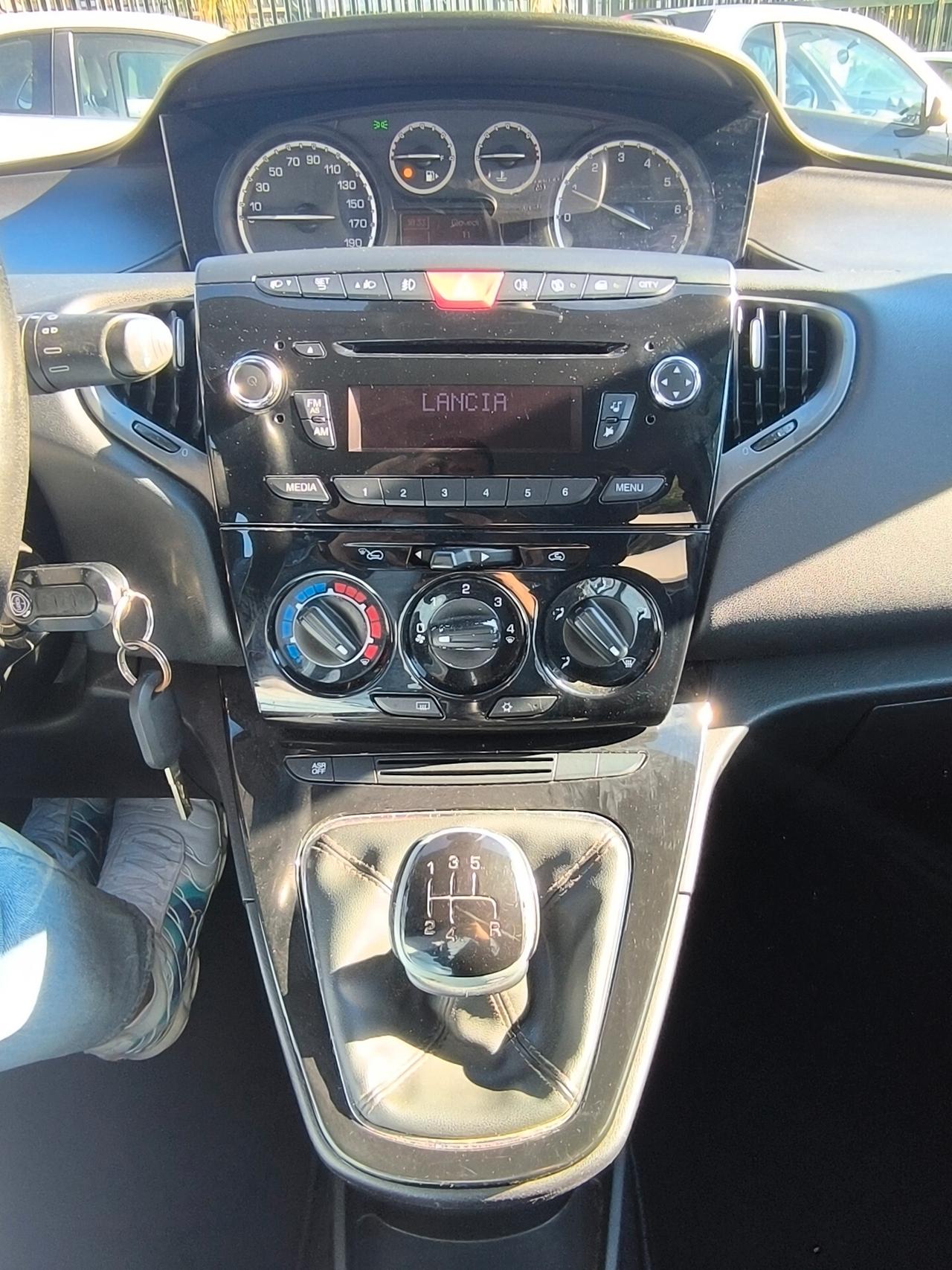 Lancia Ypsilon 1.2 69 CV 5 porte S&S Platinum