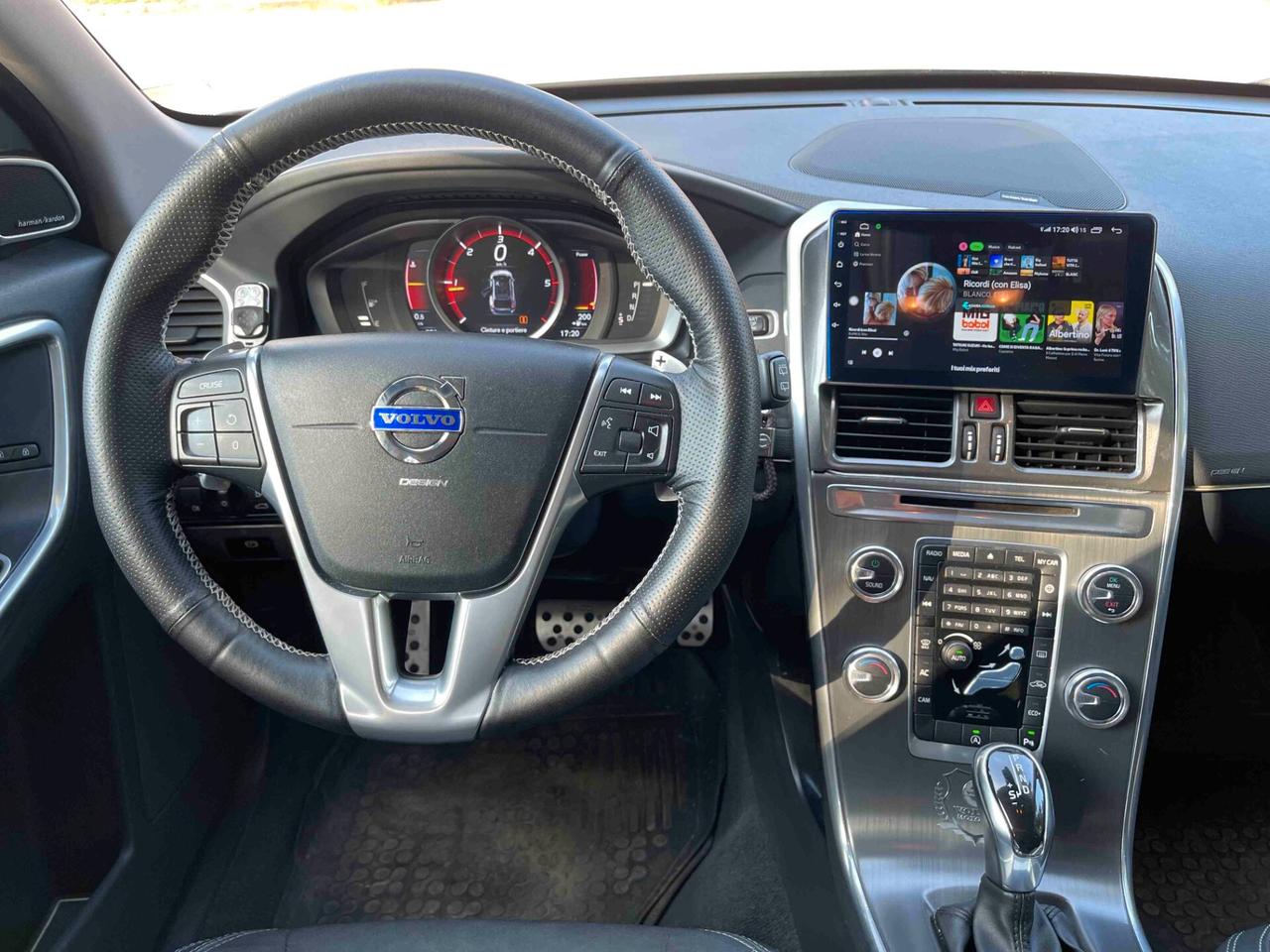 Volvo XC 60 XC60 D5 AWD Geartronic R-design Automatica Apple Car Android