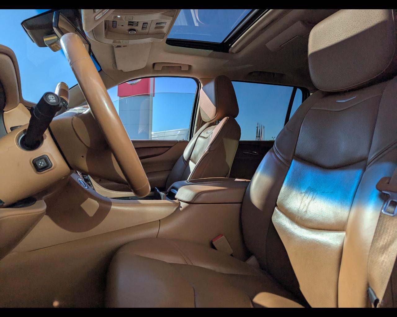 CADILLAC Escalade(2015-2019) - Escalade 6.2L V8 AT AWD Platinum