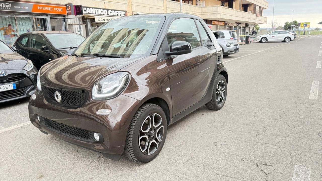 Smart ForTwo 70 1.0 twinamic cabrio Perfect LED NAVI KAMERA PDC PELLE CERCHI 15 BLUETOOTH BRACCIOLO