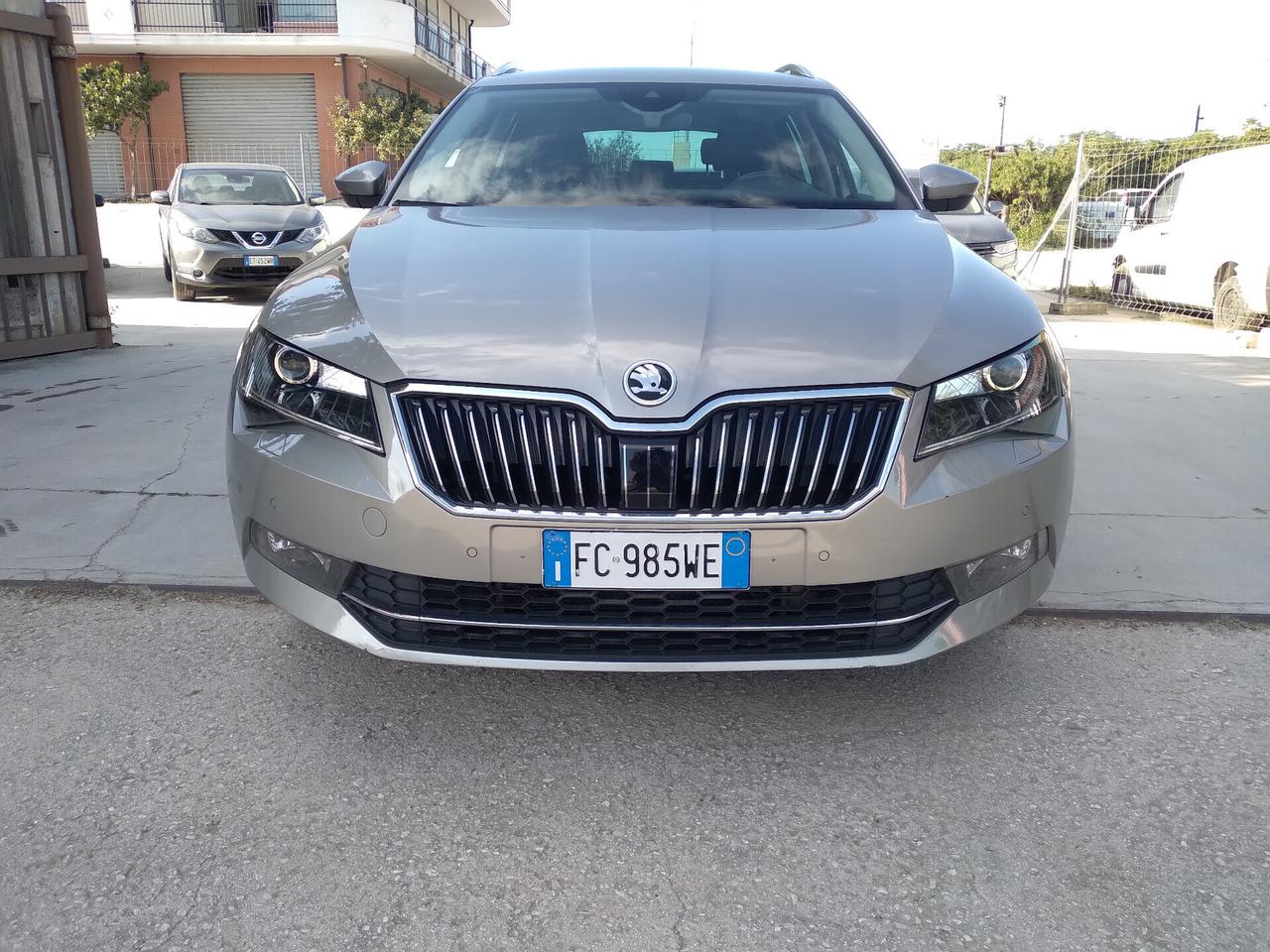 Skoda Superb 2.0 TDI DSG Wagon Executive