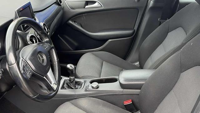 MERCEDES-BENZ B 180 BlueEFFICIENCY Premium senza nessun lavoro da fare