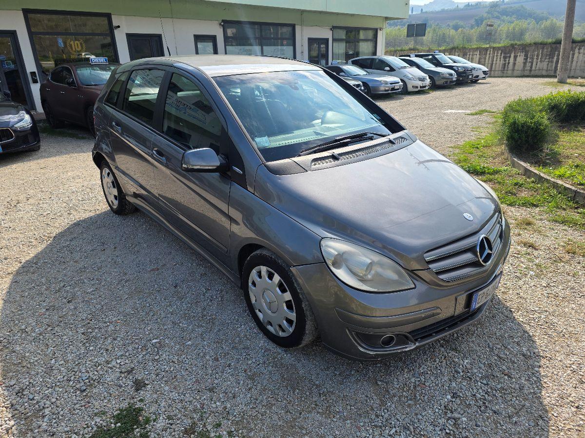 MERCEDES CLASSE B 180 METANO 2012 OK NEOPATENTATI