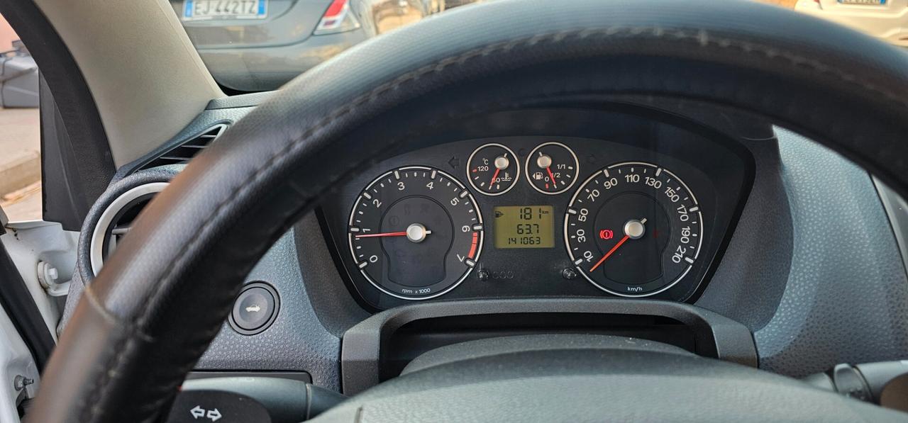 Ford Fiesta 1.2 16V 5p. Ghia