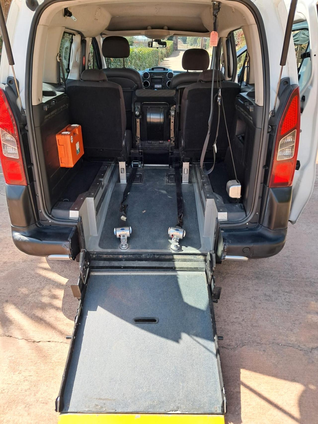 PEUGEOT PARTNER TRASPORTO DISABILI PIANALE RIBASSATO