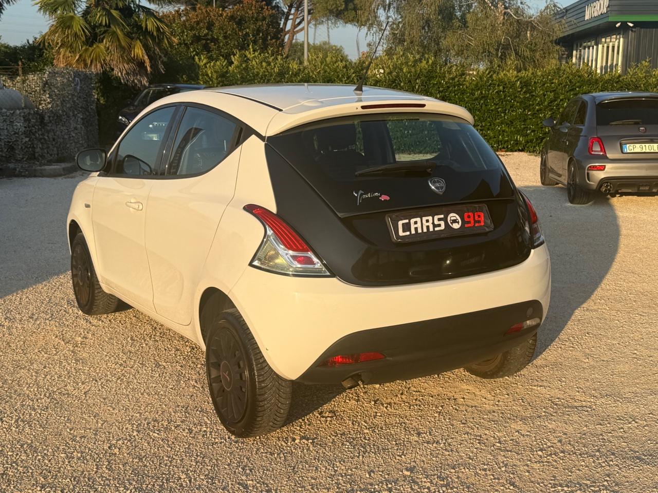 Lancia Ypsilon 0.9 TwinAir 85 CV 5 porte Metano Ecochic Elefantino