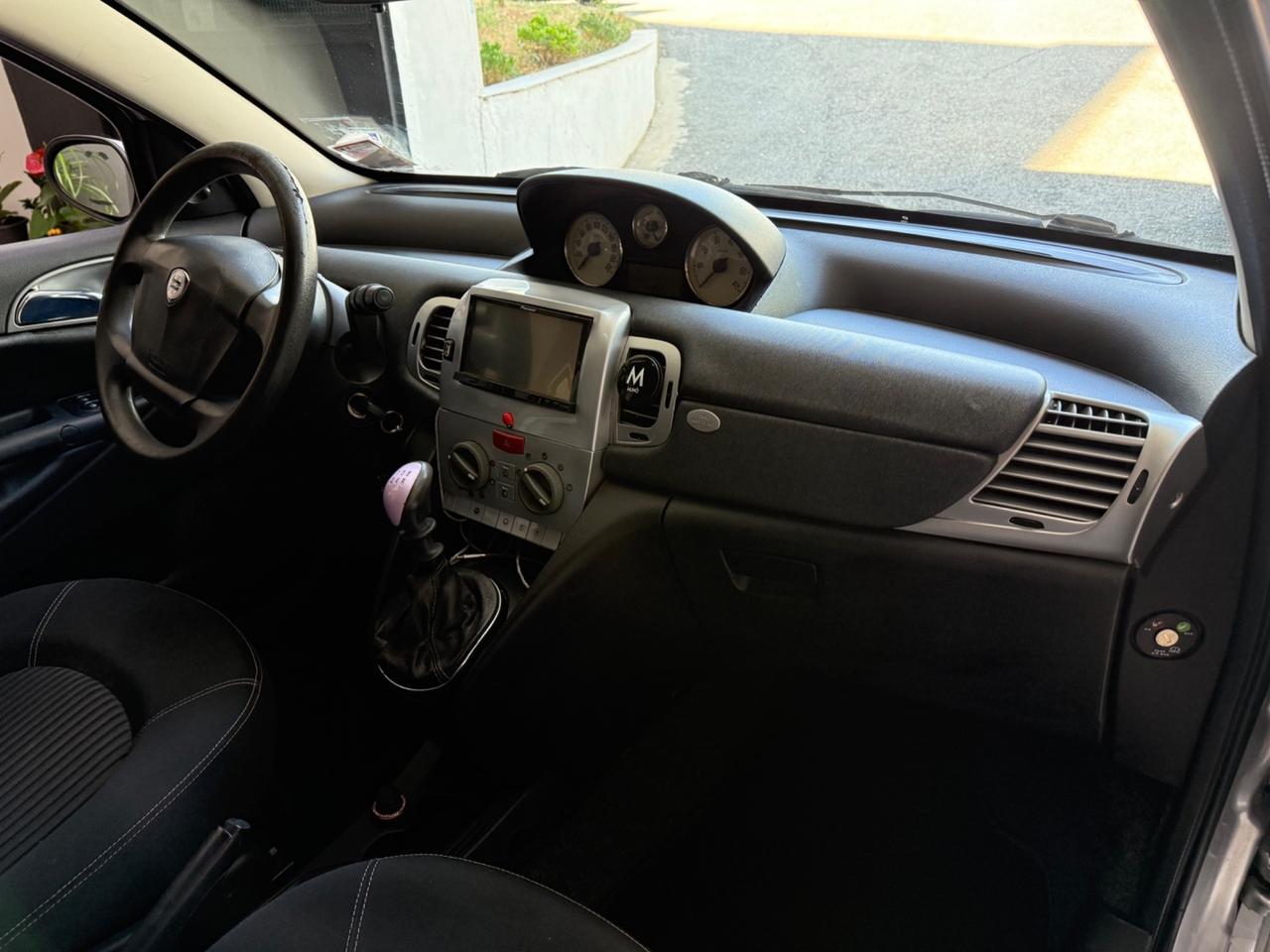 Lancia Ypsilon 1.2 Neopatentati
