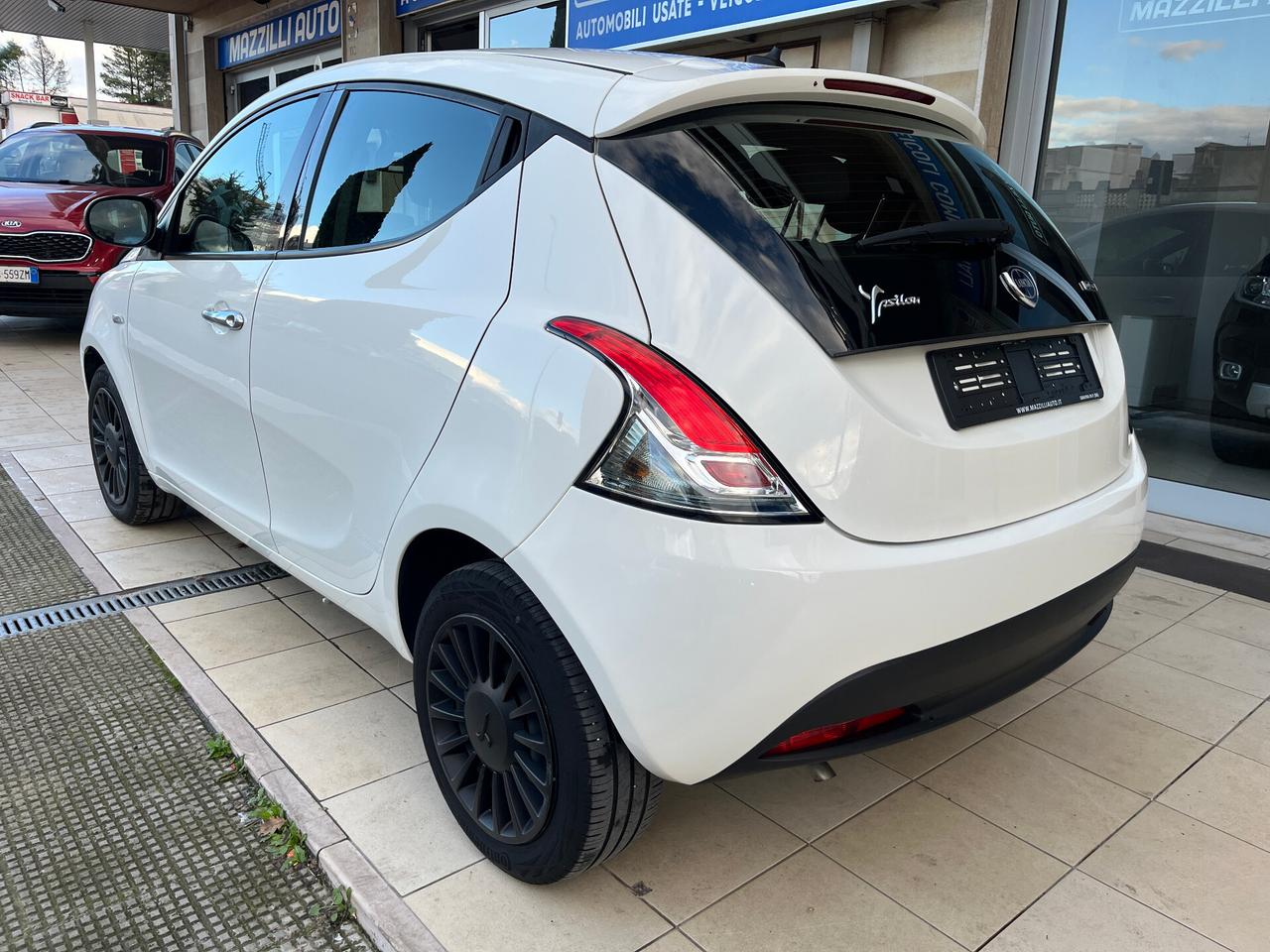 Lancia Ypsilon 1.0 FireFly 5 porte Hybrid Posti - GH272GE
