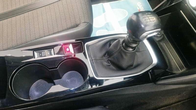 Peugeot 2008 1.2 PureTech 100 CV S&S Allure Pack
