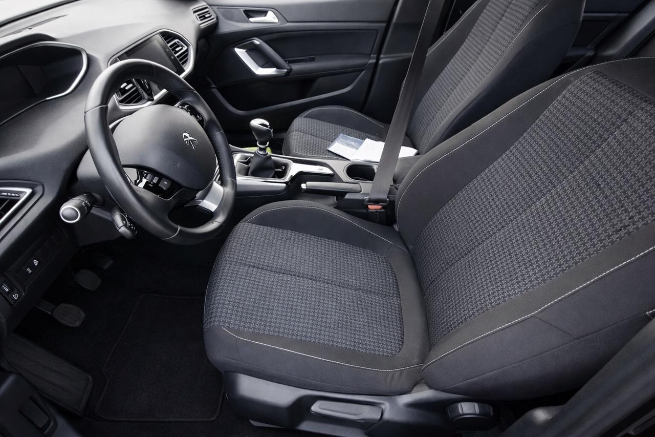 Peugeot 308 BlueHDi 130 S&S Business