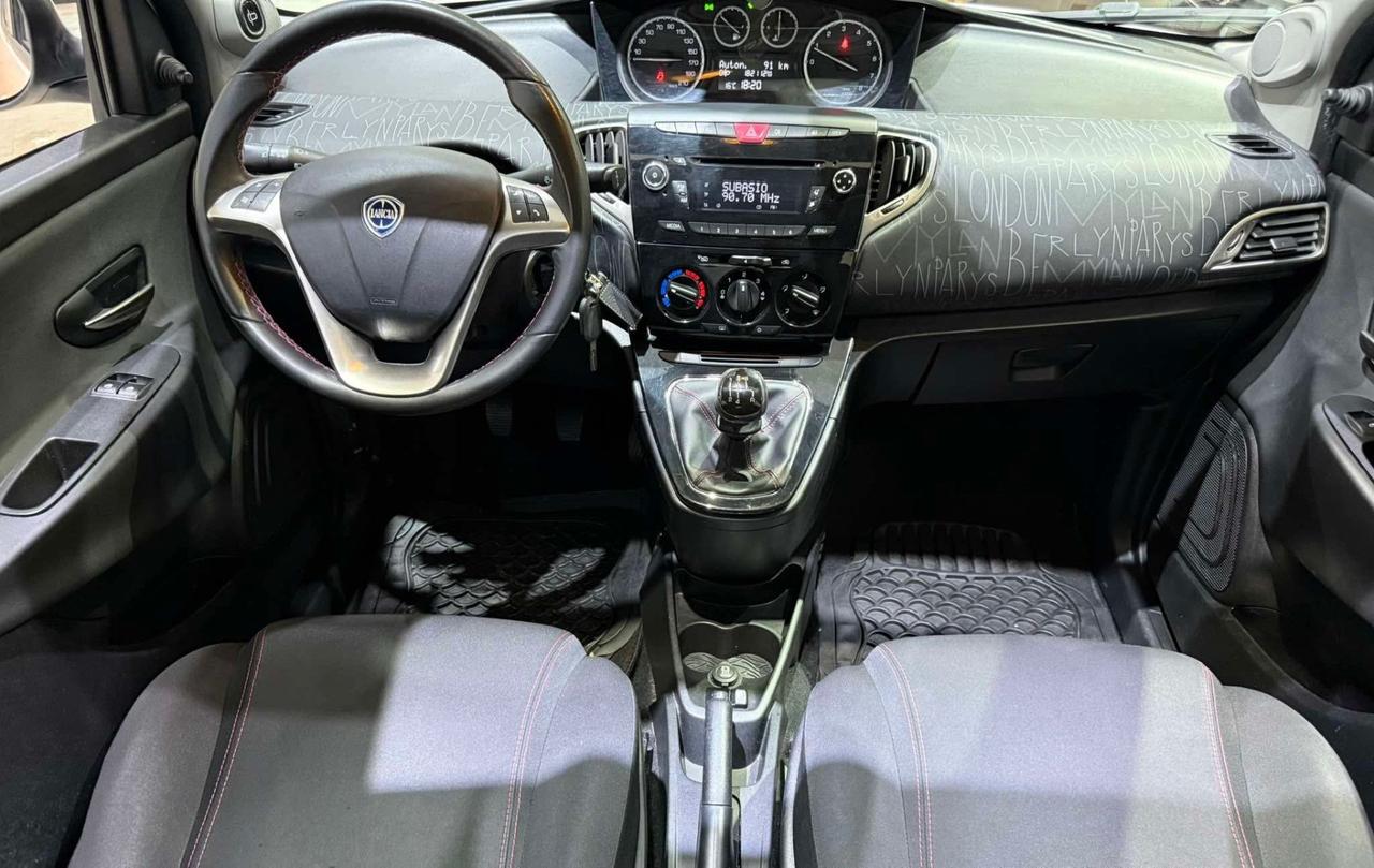 Lancia Ypsilon 1.2 69 CV london Paris