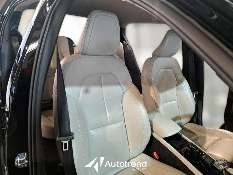 Volvo XC40 Recharge T4 129+82 CV Recharge Plug-in Hybrid Inscription Expression