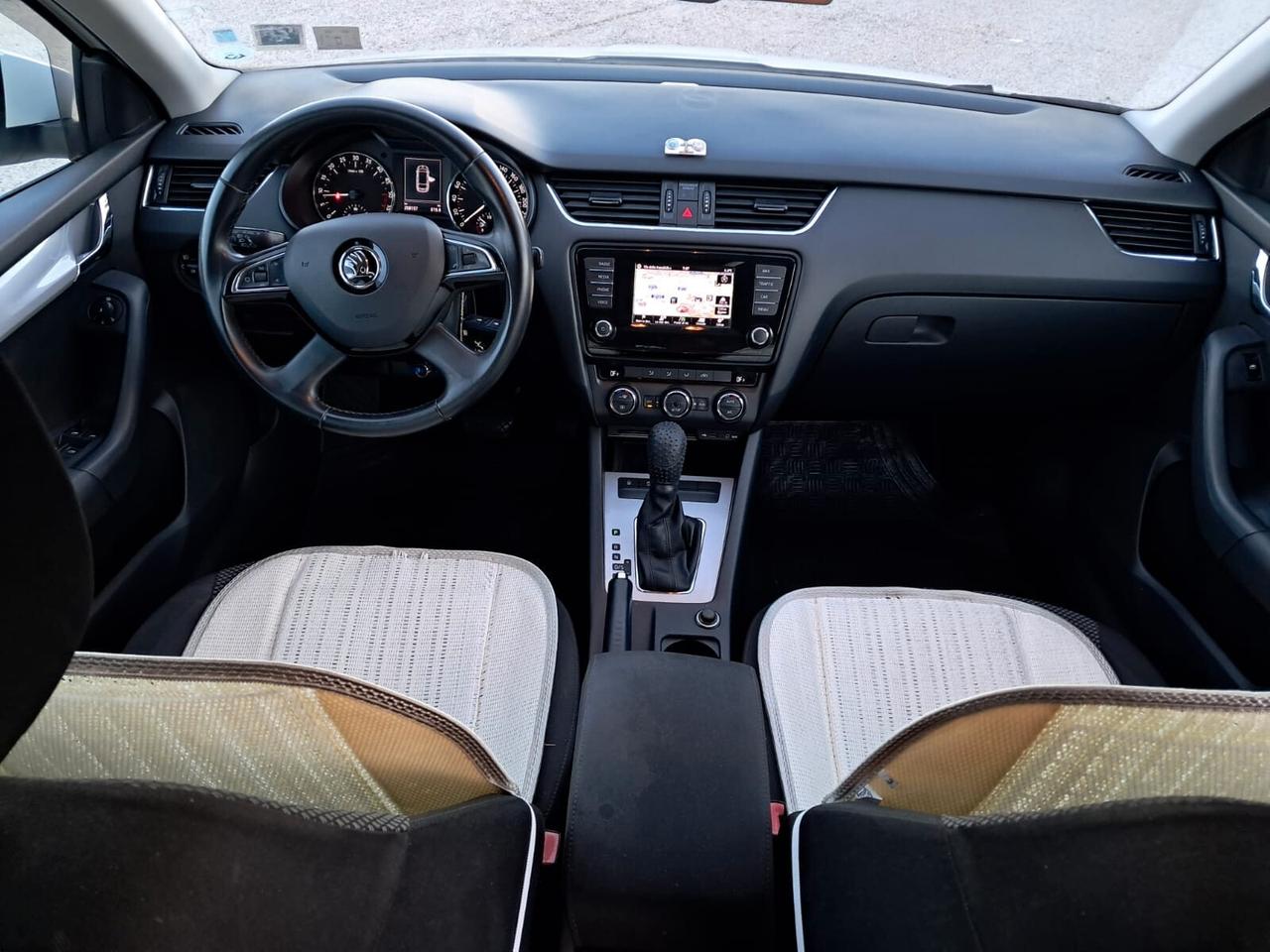 Skoda Octavia 1.6 TDI CR 105 CV DSG Wagon Elegance
