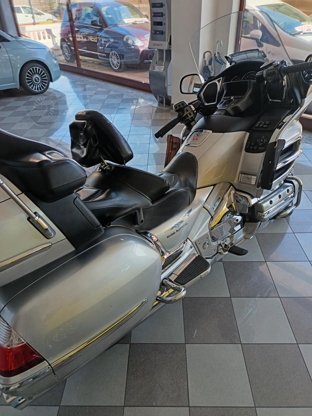 Honda GL 1800 GOLDWING GL 1800