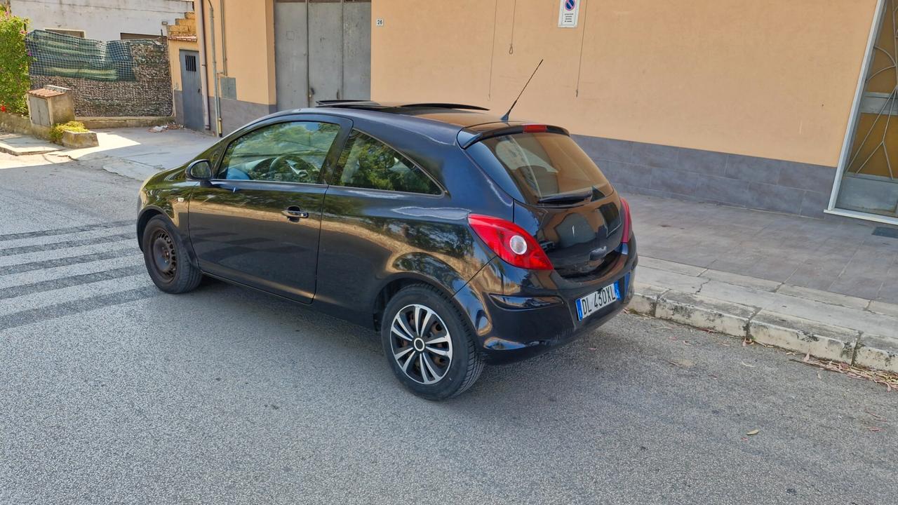 Opel Corsa 1.2 3 porte Sport