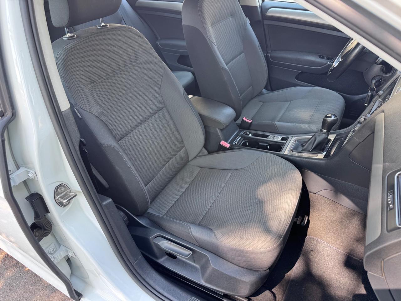 VWGolf 7 1.6 TDI 110 CV 5p. Neopaten garanzia 12 mesi
