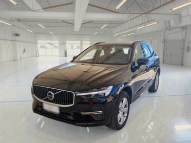 VOLVO XC60 B4 D automatico Momentum Pro