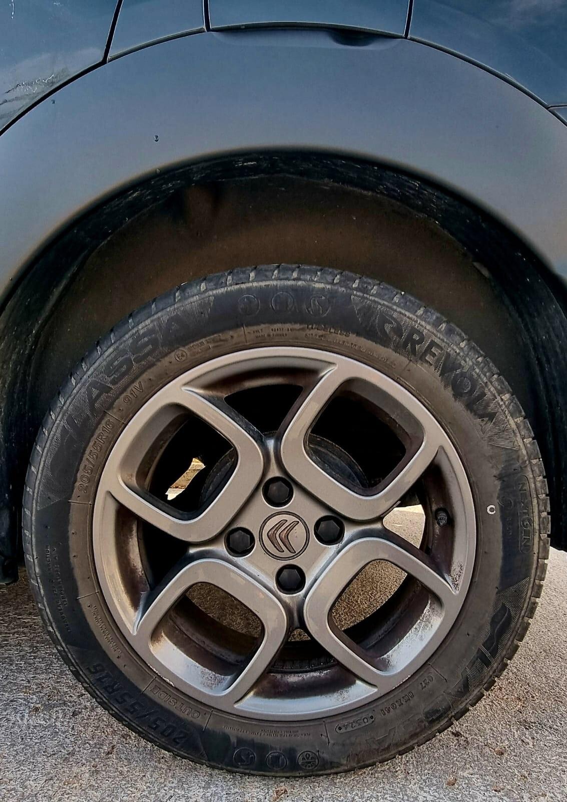 Citroen C4 Cactus 1.6 BlueHDi 100 CV Shine