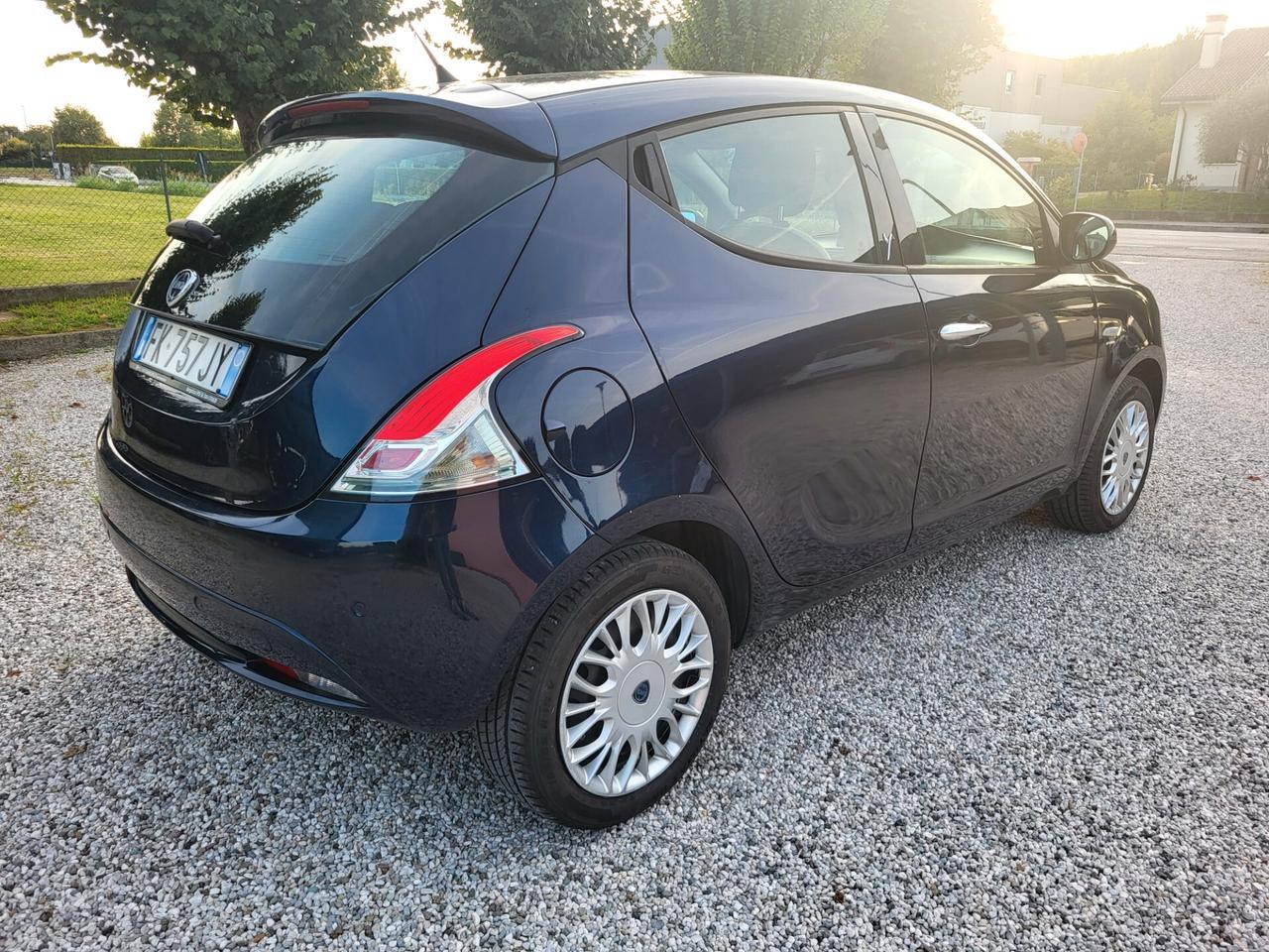 Lancia Ypsilon 1.2 69 CV 5 porte GPL Ecochic Gold