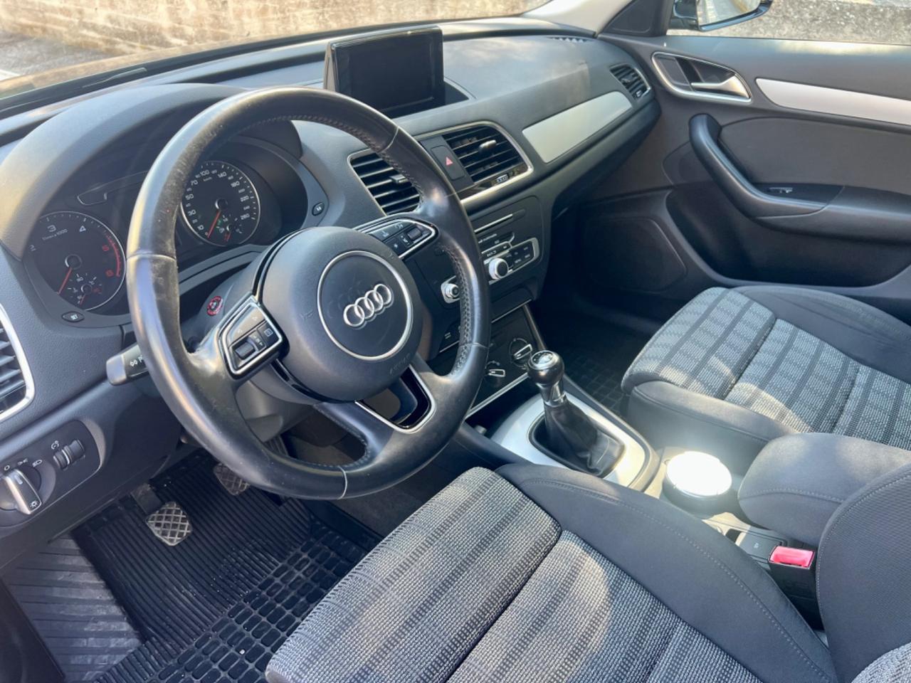 Audi Q3 2.0 TDI 120 CV Sport