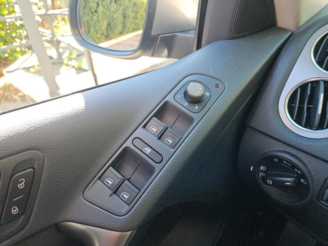 Volkswagen Tiguan 2.0 16V TDI DPF Sport & Style (18°)