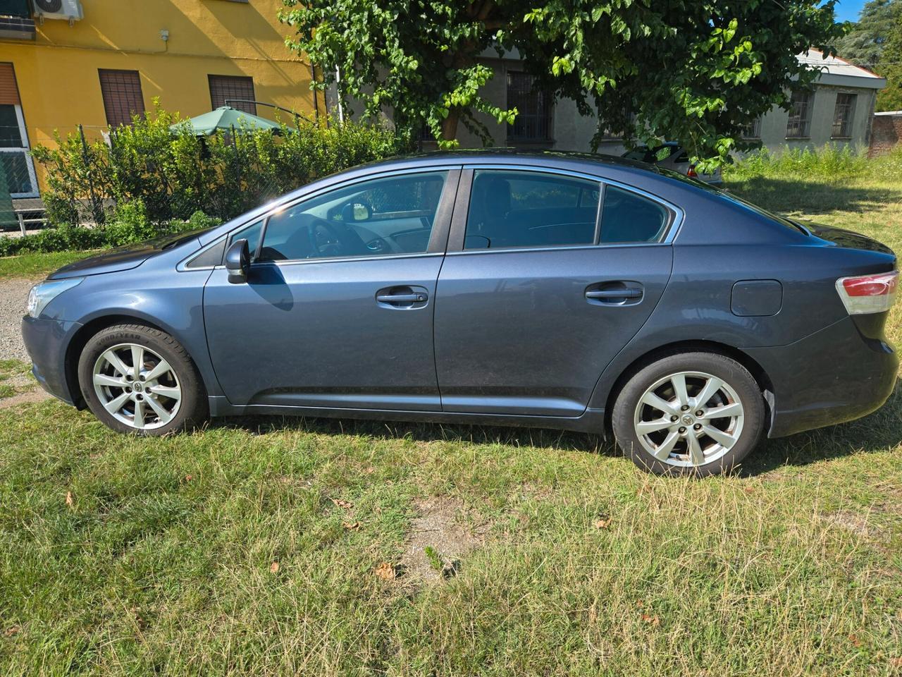 Toyota Avensis 2.0 D-4D Sol