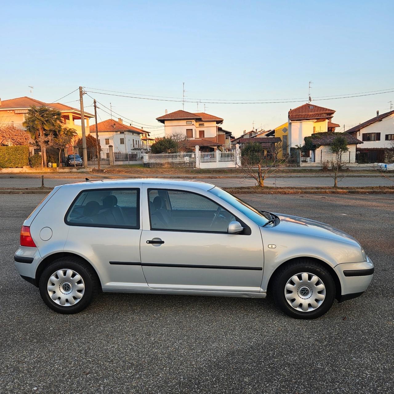 Volkswagen Golf 1.8 cat 3 porte Highline